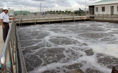 Xử lý nước thải để kiểm soát ô nhiễm trước khi xả ra nguồn